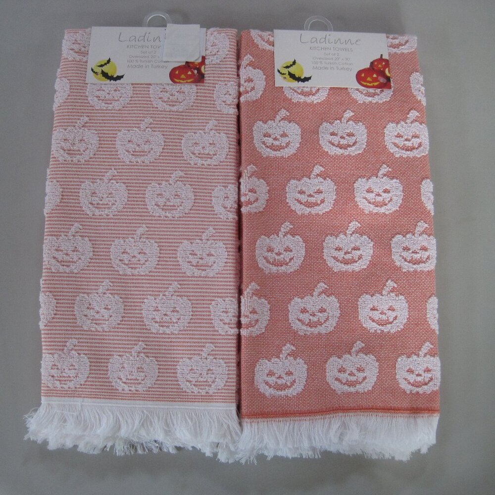 LADINNE SET OF 2 KITCHEN TOWELS HALLOWEEN MOTIF FRINGE 20 X 30 NIP